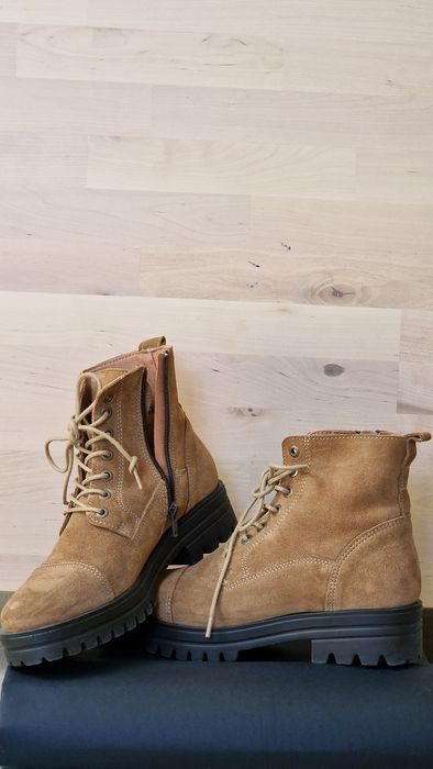 Botas cor camel (claro)