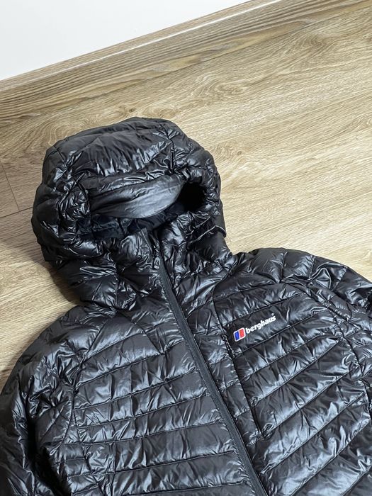 Продам БОМБЕЗНУ жіночу пухову курточку Berghaus Extrem Ultra-Light Down Jacket