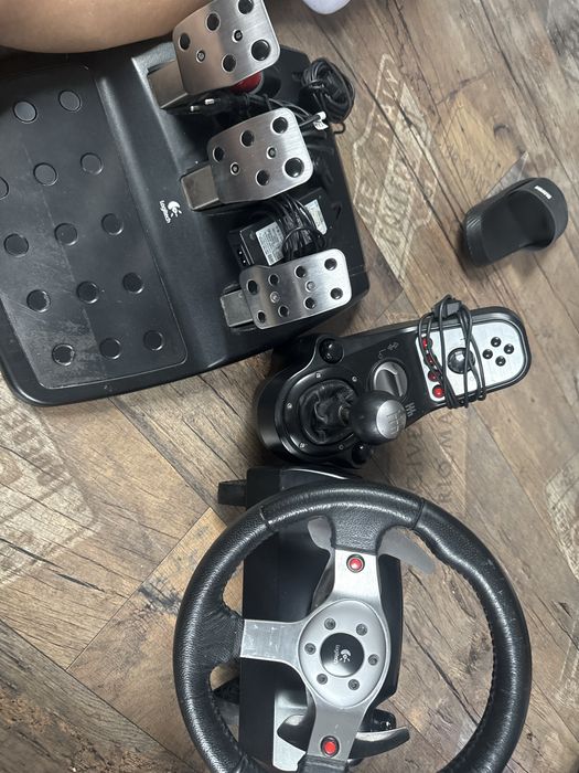 Kierownica logitech g25