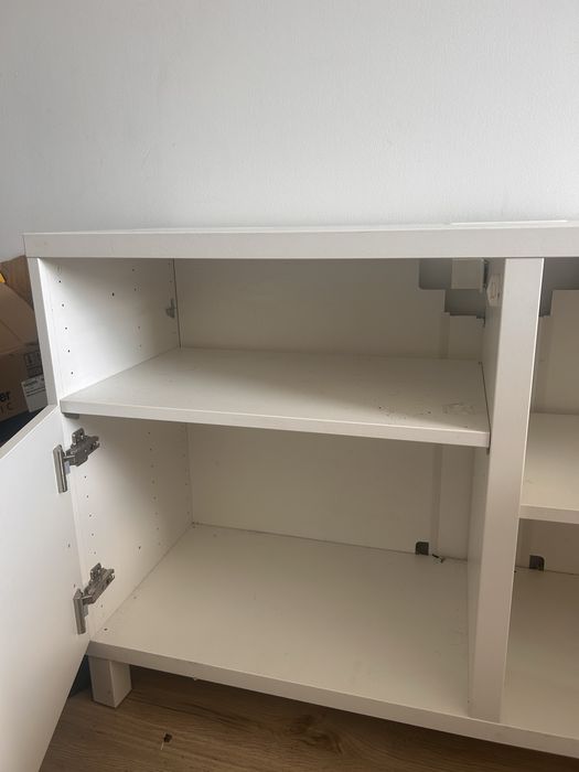 komoda biała pod telewizor
