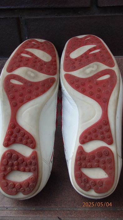 Buty sportowe damskie marki Marc Bohan rozmiar 39.