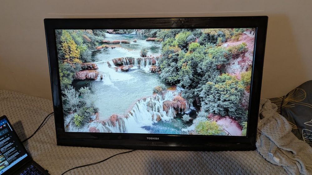 Telewizor Toshiba 37 cali