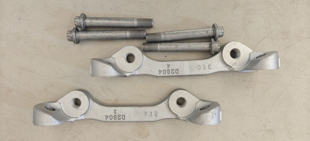 Oryginalne adaptery D2804 do zacisków Audi Akebono 420/440