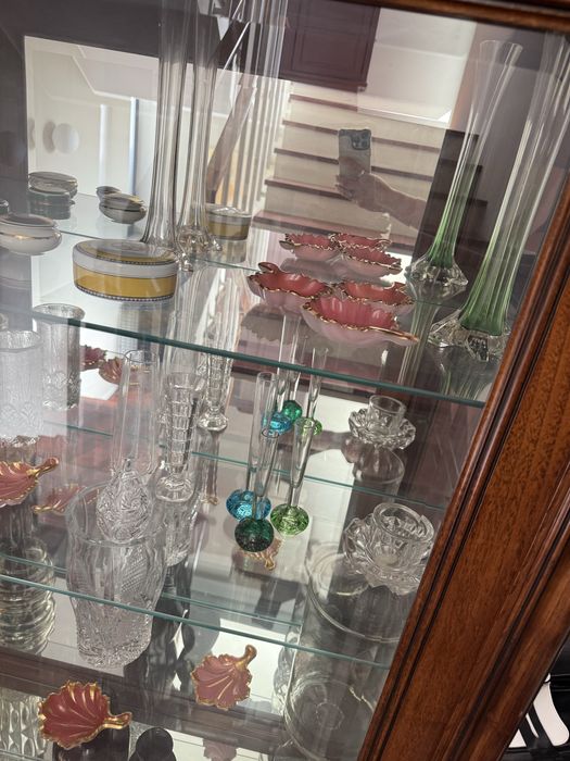 Vitrine/Cristaleira vintage madeira e espelho