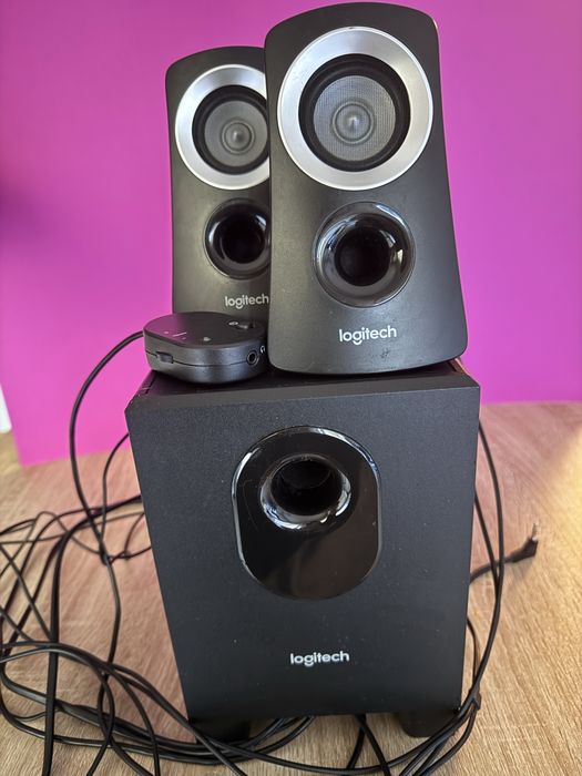 акустична  система Logitech Z313 Speaker System.