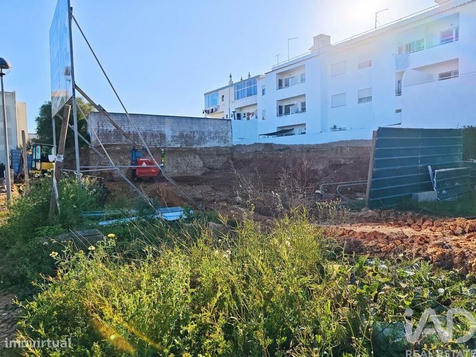Apartamento T3 em Mexilhoeira Grande de 118,00 m2