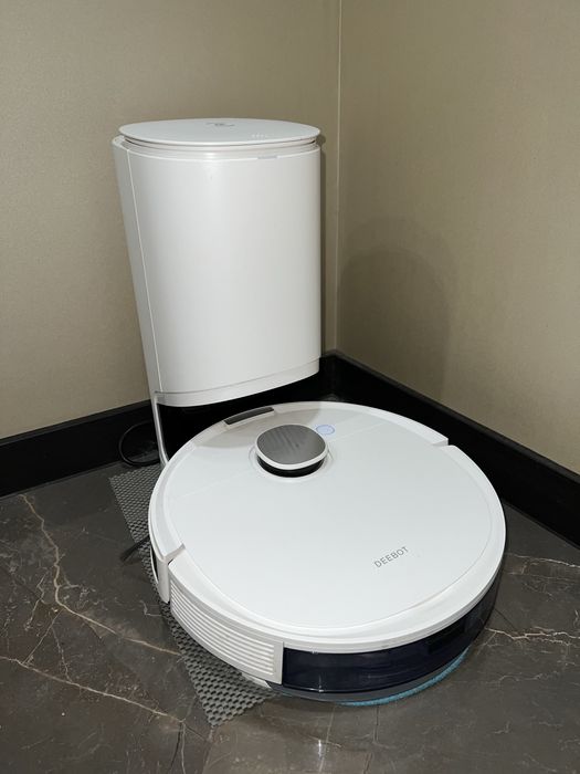 Робот пилосос Ecovacs Deebot Ozmo N10 Plus