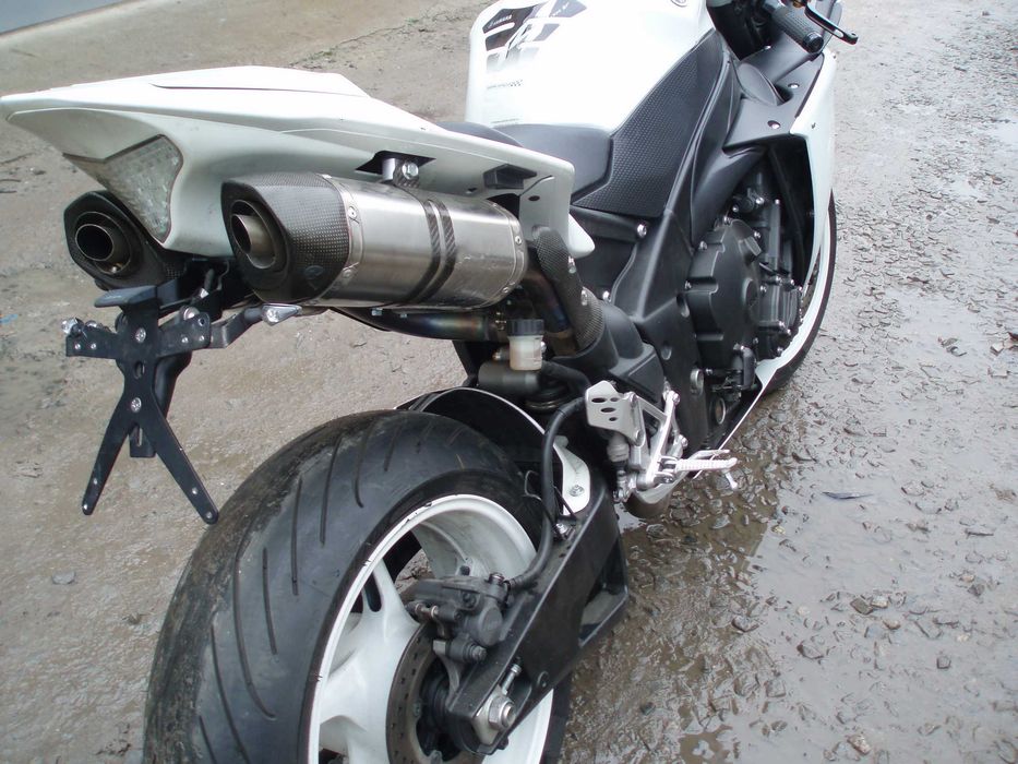ямаха R1 спортбайк