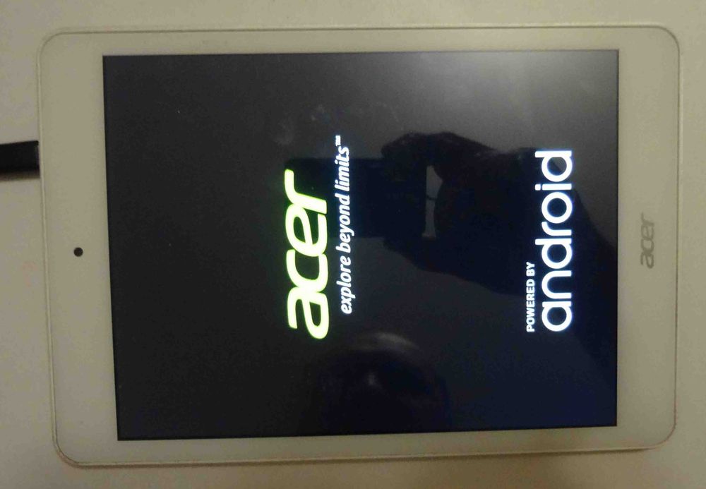 планшет Acer Iconia Tab A1-830