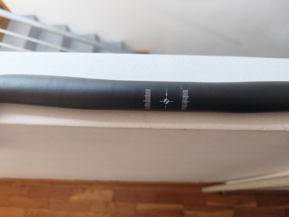 Guiador Riverside  Bikepacking / Gravel 31,8 mm Reach 52,6 mm Flare 24° Sweep 4°