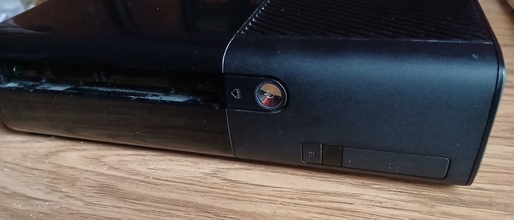 Xbox 360 E Slim Uszkodzony Opis