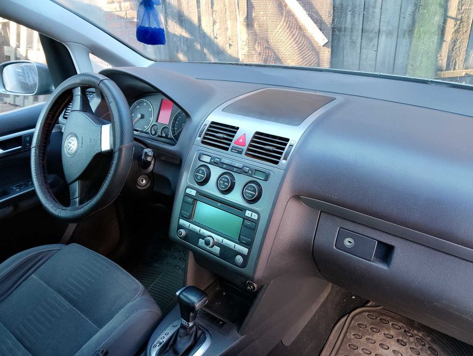 Samochód volkswagen turan Miejska Górka • OLX.pl