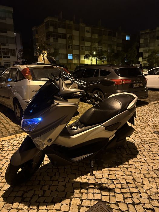 Yamaha Nmax - 125
