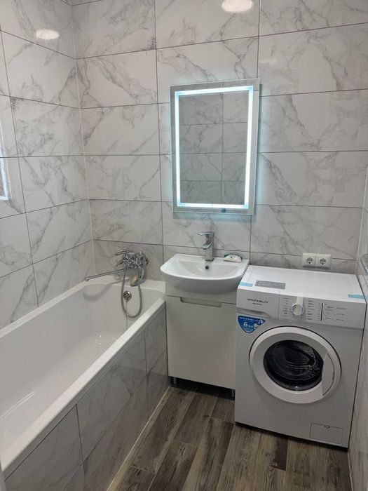 Двокімнатна квартира зі свіжим ремонтом.