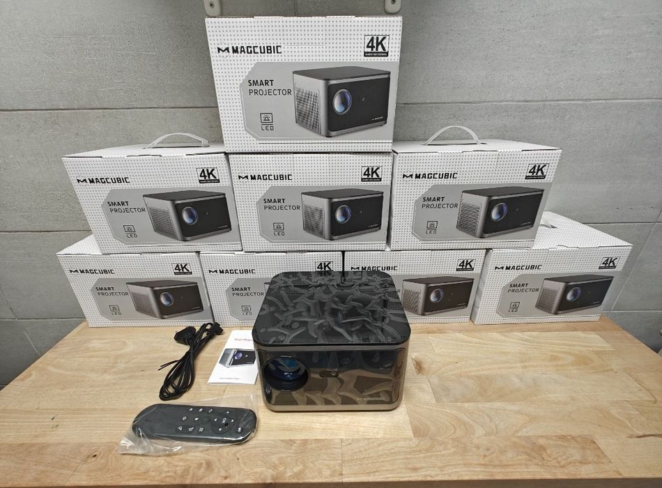 Projetor Android 1080p + Focus eletrônico + Keystone 4D + Netflix