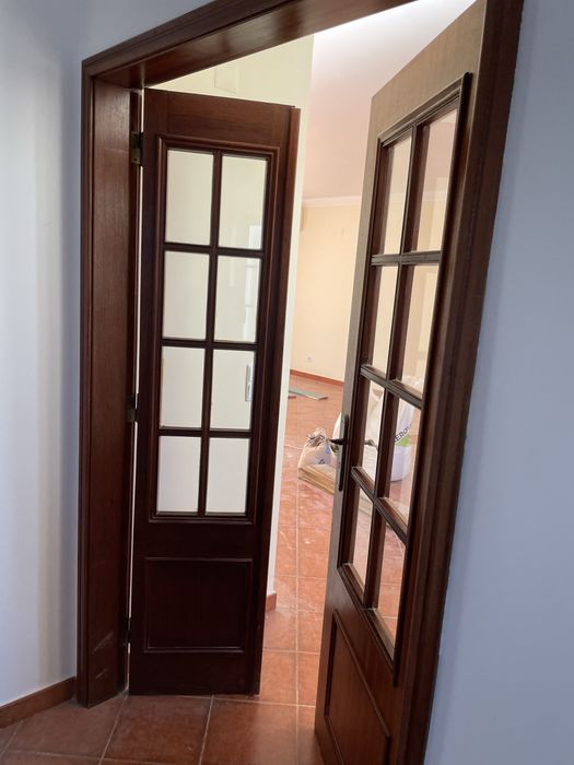 Duas Portas de Madeira