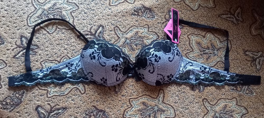 Ажурные лифчик, бюстгальтер