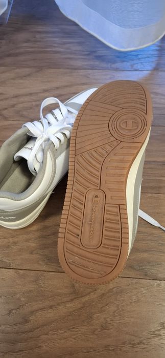 Buty Champion białe mało używane 44