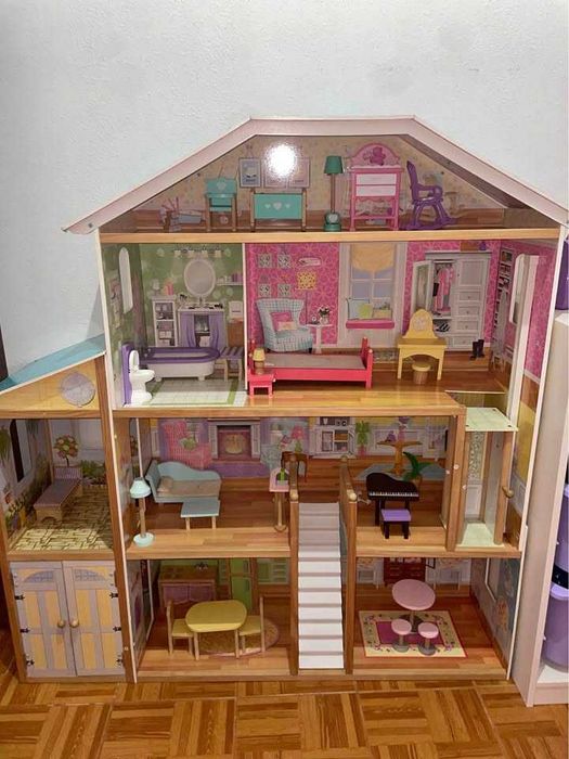 Casa de Bonecas de madeira