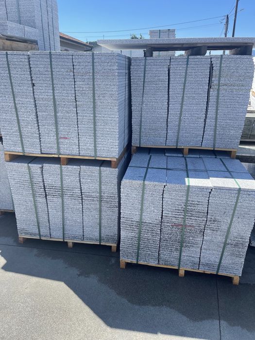 Granito cinza picado segunda