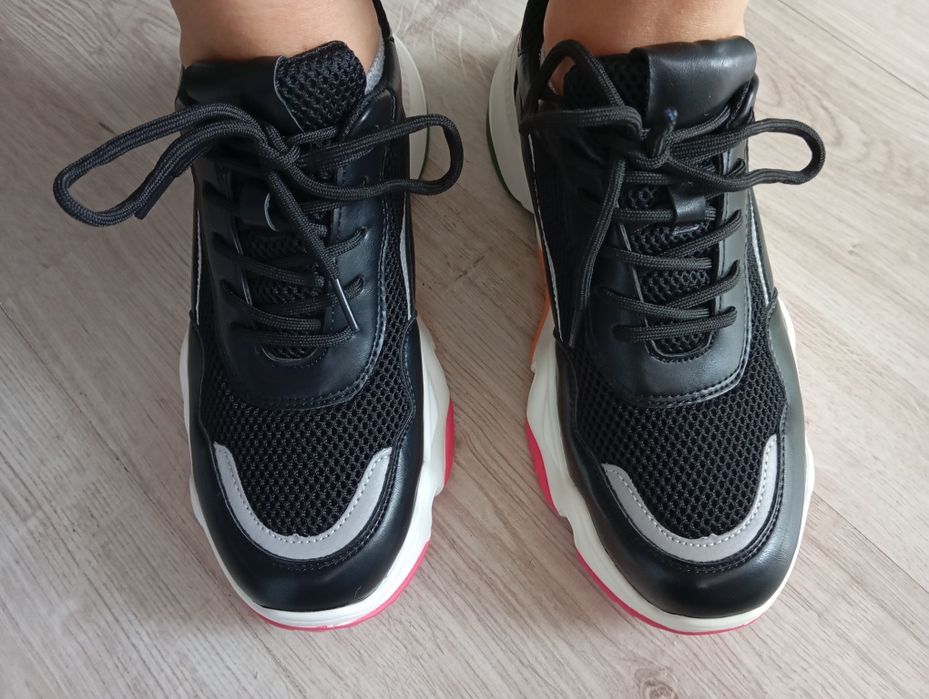 Buty damskie na platformie