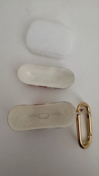 2 etui Guess do AirPods 2 GUA3HHFLU cover