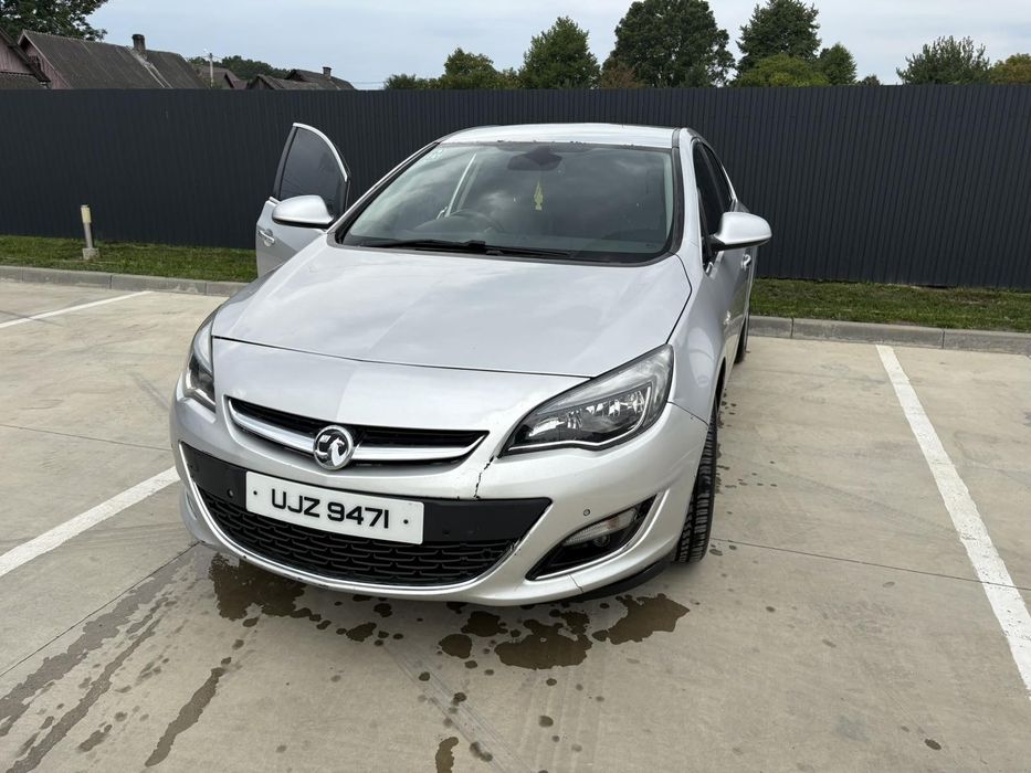 Продам opel astra J 2013  року 2.0 дизель МКПП 220 тисяч пробігу правий руль англія