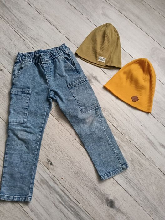 Dwie czapki Reserved plus jeansy, wiek 3-5lat