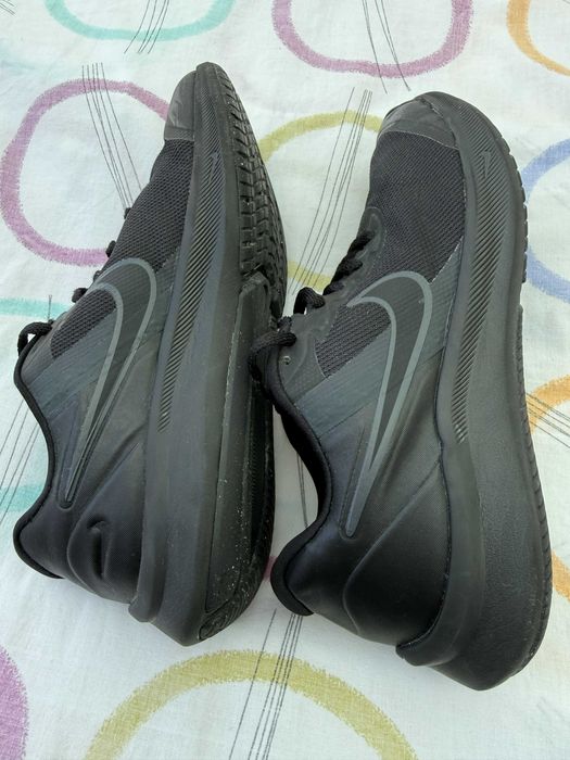 Tenis NIKE Star Runner, número 38 (UK 5) pretas