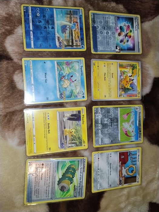 Zestaw oryginalnych kart pokemon