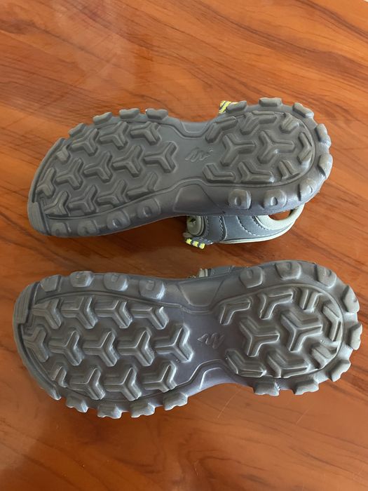 Босоніжки сандалі Quechua