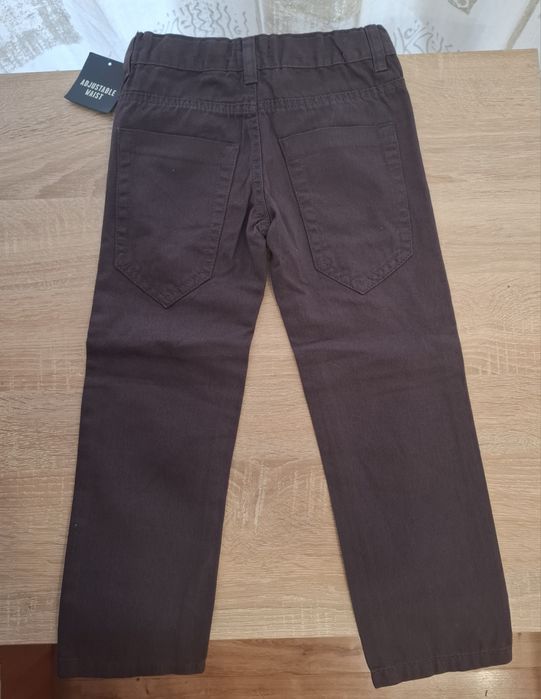 Nowe spodnie materiałowe chłopięce r.104