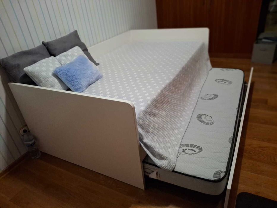 Cama dupla de solteiro com colchão