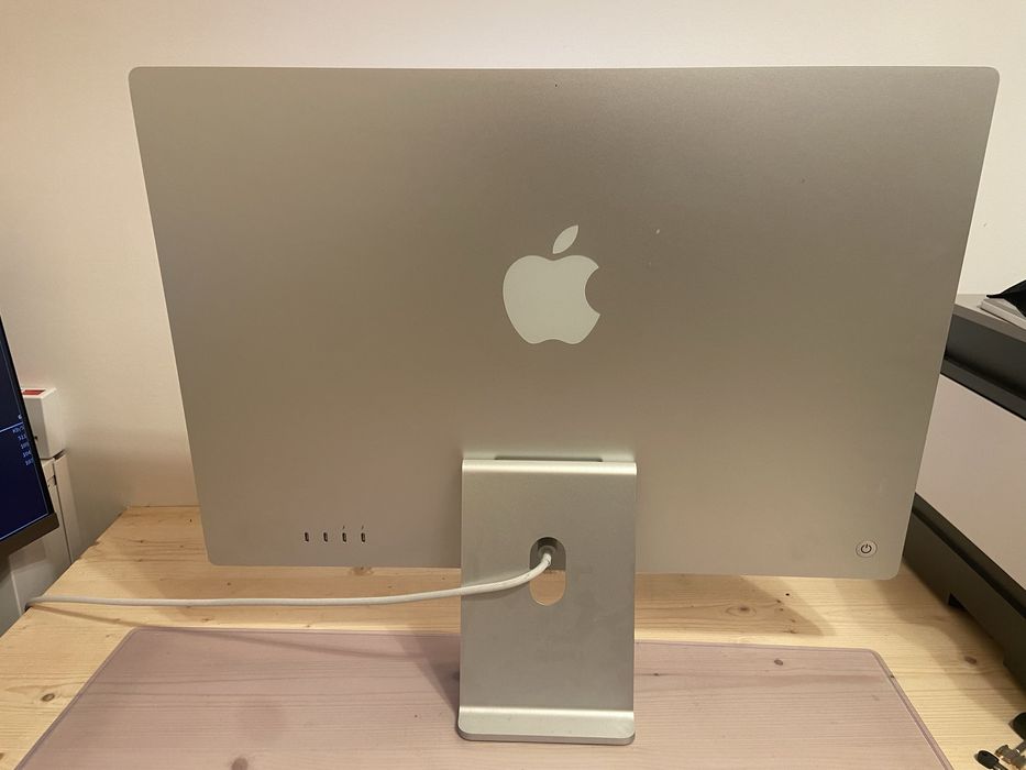 iMac 24” Apple M3 (2023) – 8GB RAM / 256GB SSD – como NOVO