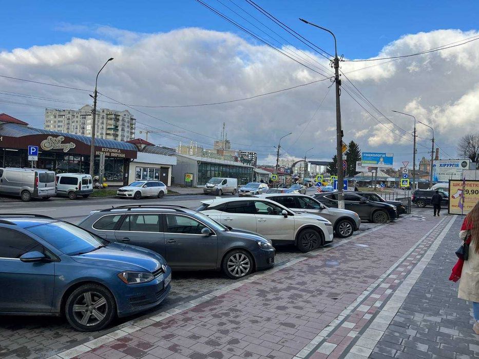 Продаж комерційного приміщення (третій поверх)