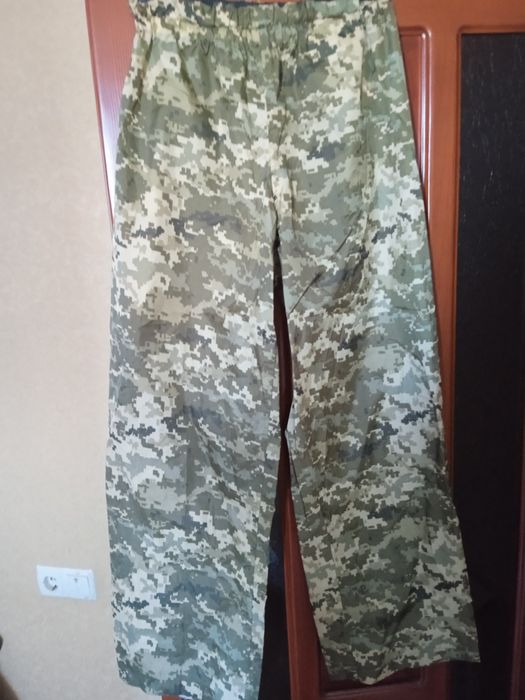 Продам штани від дощу