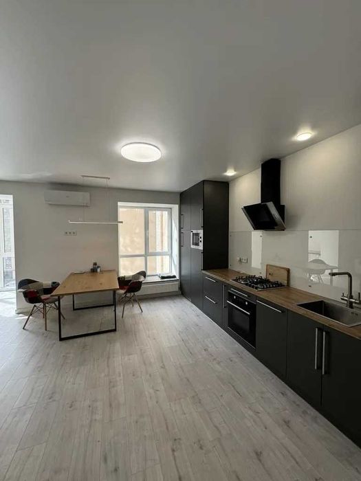 продаж світлої  квартира в ЖК River Park, 5/12, автономне опалення