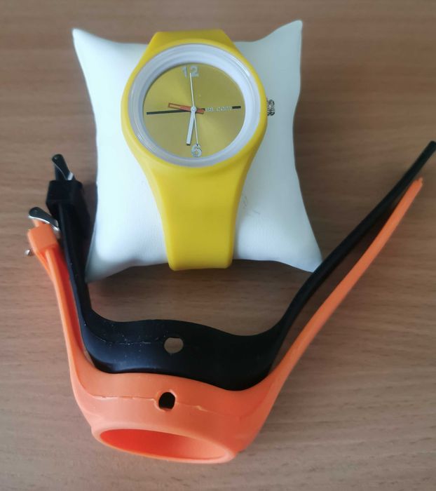 Zegarek + 2 dodatkowe paski NOWY