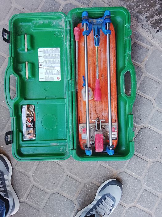 Máquina de cortar ajuleijo marca "rubi"