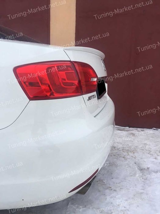 Лип спойлер на крышку багажника Volkswagen Jetta 6 Козырек на заднее стекло Фольксваген Джетта 6