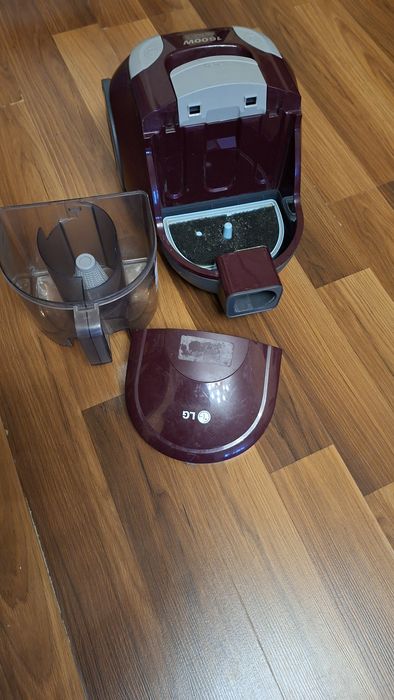 Продам пилосос LG VK69161N