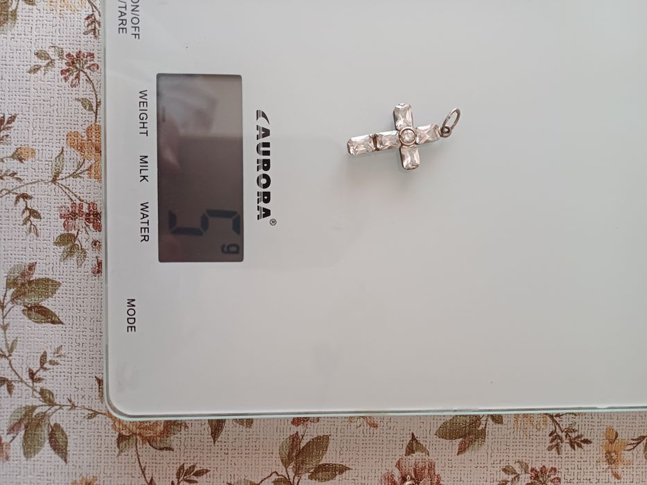 Продаю особисті вживані речі. .Срібло, підвіски