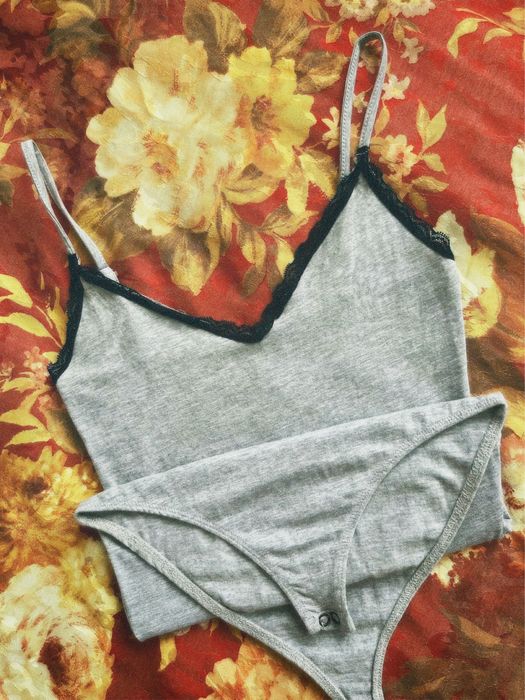 Сіре боді, Sinsay