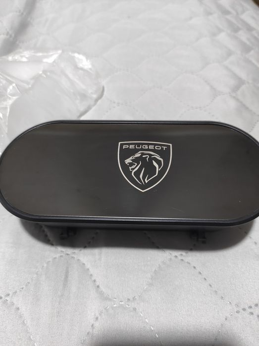 Etui na okulary do samochodu Peugeot