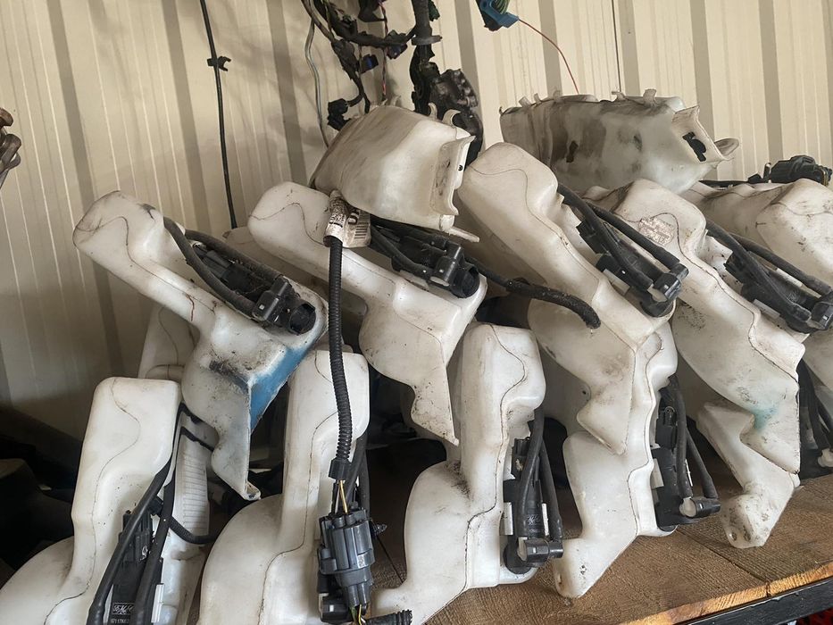 Бачок омивача Ford Focus2 cmax