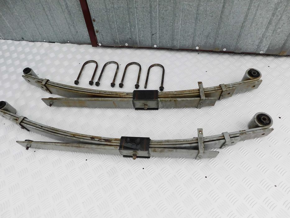 Hyundai H1 II 2007-2.5 CRDI resory tył poczwórne komplet 2 sztuki OEM IDEALNE