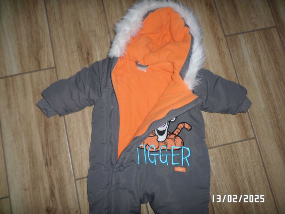śliczny kombinezon zimowy dla niemowlaka-62cm-Disney