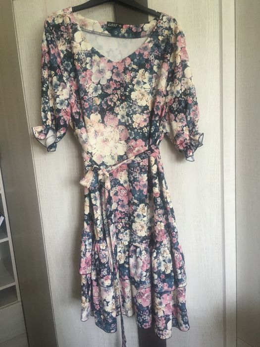 Letnia eleganca sukienka