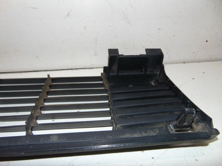 Fiat Uno 1º modelo grelha frontal e tampa porta luvas