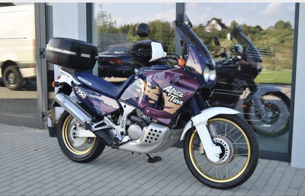 Top Case e suporte Givi Monokey 45L- Super Tenere 750/ Africa Twin 750